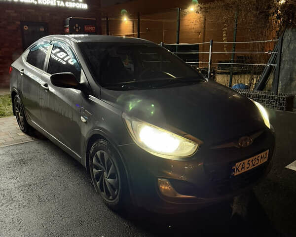 Сірий Хендай Акцент, об'ємом двигуна 1.4 л та пробігом 197 тис. км за 5500 $, фото 2 на Automoto.ua