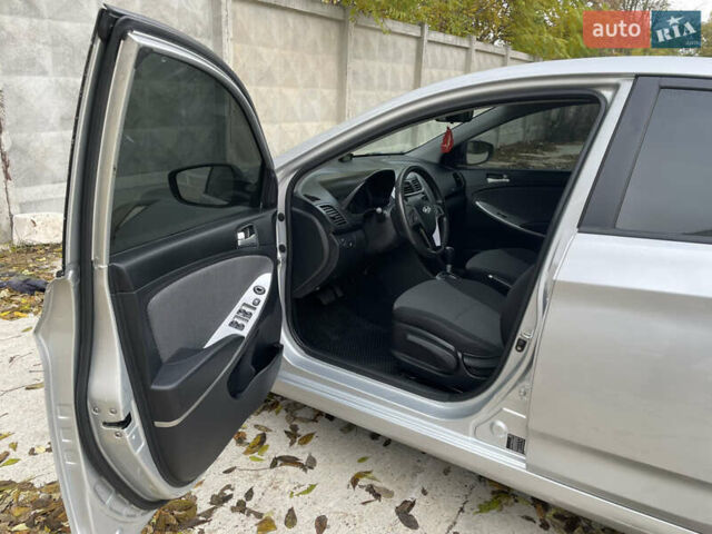 Хендай Акцент 2011 у Одесі на Automoto.ua Сірий Хендай Акцент, об'ємом двигуна 1.4 л та пробігом 184 тис. км за 7200 $, фото 32 на Automoto.ua