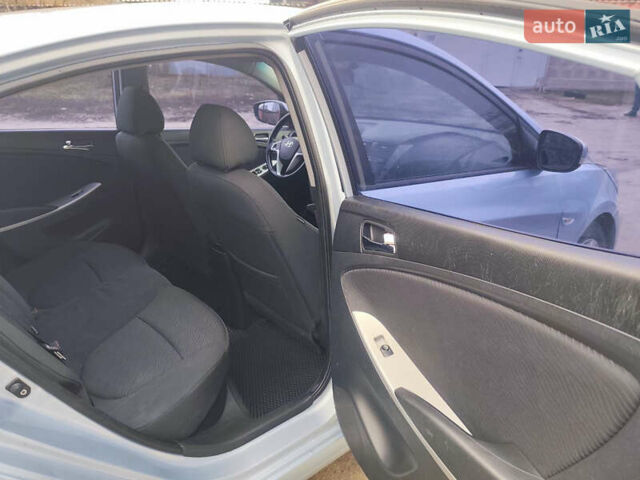 Серый Хендай Акцент, объемом двигателя 1.6 л и пробегом 267 тыс. км за 6500 $, фото 20 на Automoto.ua