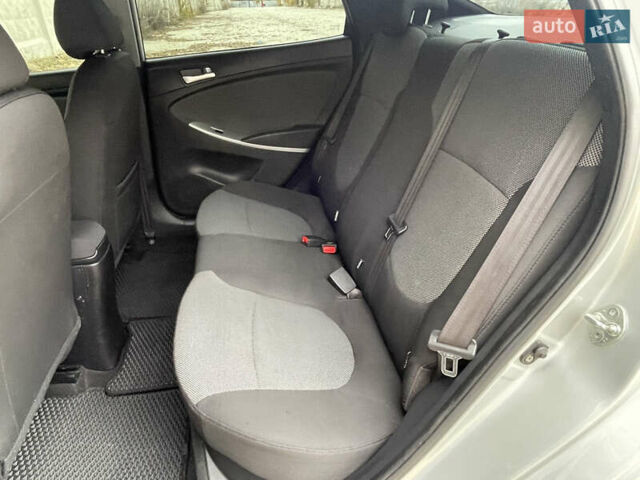 Хендай Акцент 2011 у Одесі на Automoto.ua Сірий Хендай Акцент, об'ємом двигуна 1.4 л та пробігом 184 тис. км за 7200 $, фото 51 на Automoto.ua