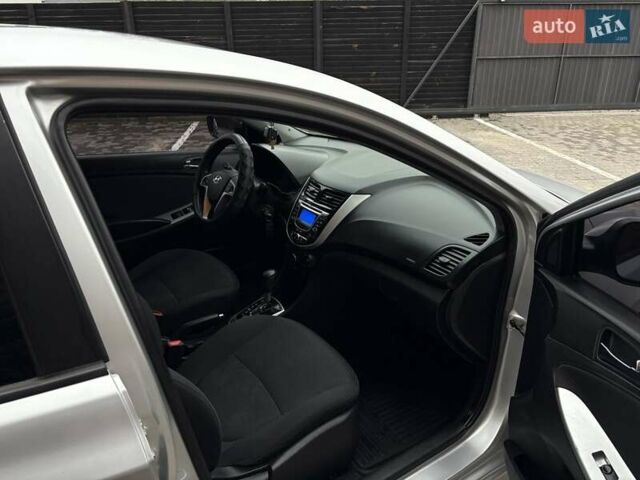Серый Хендай Акцент, объемом двигателя 1.6 л и пробегом 186 тыс. км за 7900 $, фото 27 на Automoto.ua