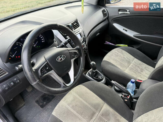 Серый Хендай Акцент, объемом двигателя 1.4 л и пробегом 206 тыс. км за 6400 $, фото 35 на Automoto.ua