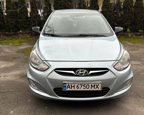 Серый Хендай Акцент, объемом двигателя 1.4 л и пробегом 140 тыс. км за 6800 $, фото 8 на Automoto.ua