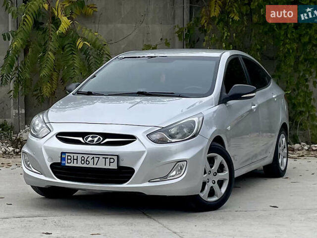 Хендай Акцент 2011 у Одесі на Automoto.ua Сірий Хендай Акцент, об'ємом двигуна 1.4 л та пробігом 184 тис. км за 7200 $, фото 8 на Automoto.ua