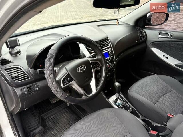 Серый Хендай Акцент, объемом двигателя 1.6 л и пробегом 186 тыс. км за 7900 $, фото 15 на Automoto.ua