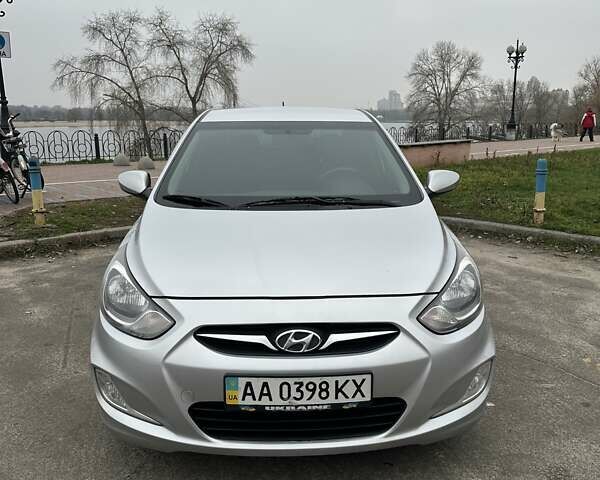 Серый Хендай Акцент, объемом двигателя 1.4 л и пробегом 180 тыс. км за 8100 $, фото 30 на Automoto.ua