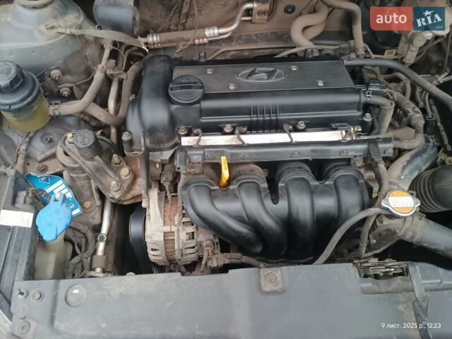 Серый Хендай Акцент, объемом двигателя 1.4 л и пробегом 128 тыс. км за 7150 $, фото 1 на Automoto.ua