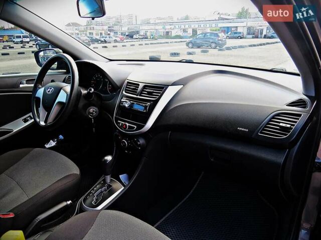Хендай Акцент 2011 у Черкасах на Automoto.ua Сірий Хендай Акцент, об'ємом двигуна 1.4 л та пробігом 157 тис. км за 8600 $, фото 11 на Automoto.ua