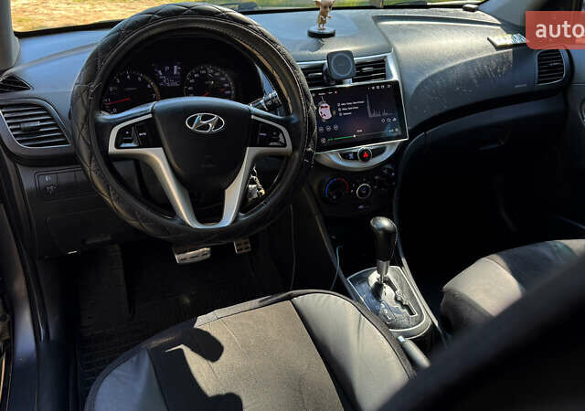 Сірий Хендай Акцент, об'ємом двигуна 1.4 л та пробігом 185 тис. км за 6800 $, фото 7 на Automoto.ua