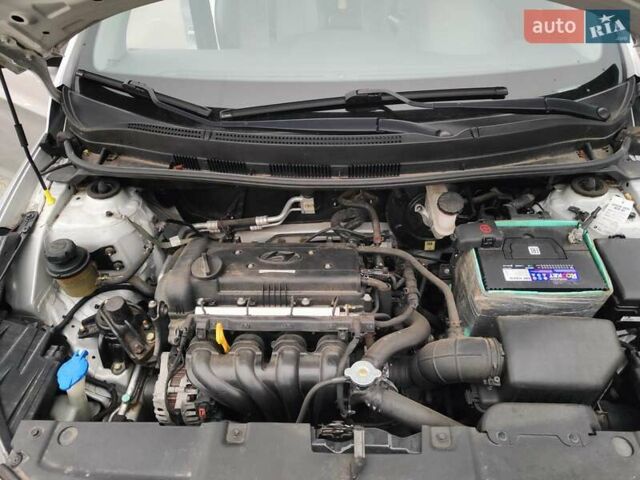 Серый Хендай Акцент, объемом двигателя 1.4 л и пробегом 104 тыс. км за 7600 $, фото 7 на Automoto.ua