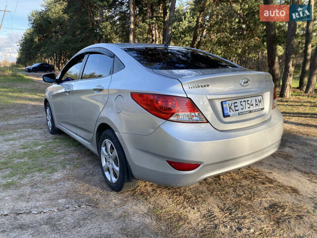 Сірий Хендай Акцент, об'ємом двигуна 1.4 л та пробігом 225 тис. км за 5650 $, фото 11 на Automoto.ua