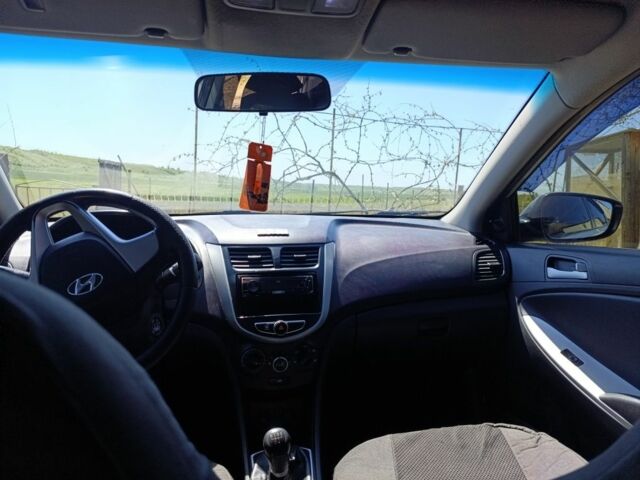 Серый Хендай Акцент, объемом двигателя 0 л и пробегом 190 тыс. км за 5800 $, фото 3 на Automoto.ua