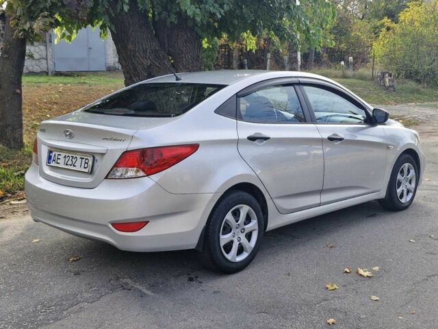 Серый Хендай Акцент, объемом двигателя 1.4 л и пробегом 173 тыс. км за 6800 $, фото 6 на Automoto.ua