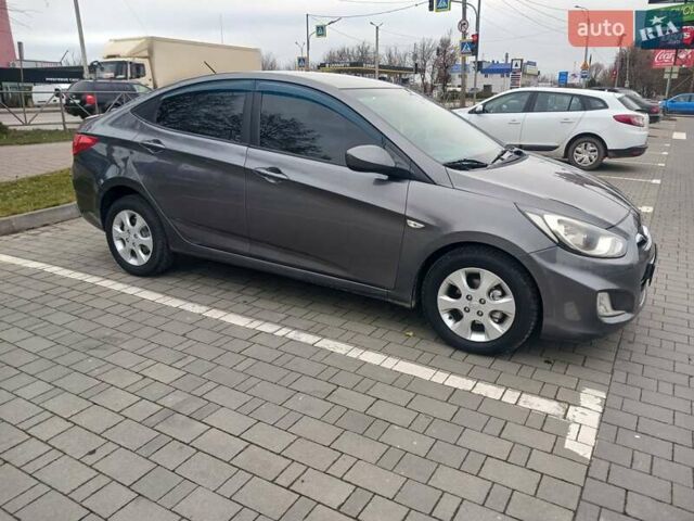 Серый Хендай Акцент, объемом двигателя 1.4 л и пробегом 238 тыс. км за 5950 $, фото 2 на Automoto.ua