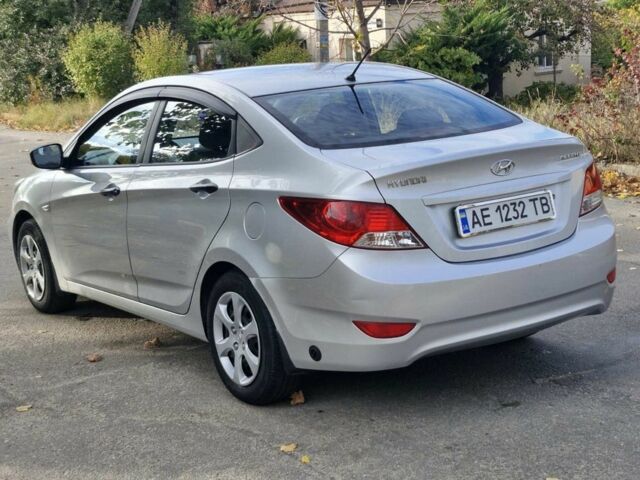 Серый Хендай Акцент, объемом двигателя 1.4 л и пробегом 173 тыс. км за 6800 $, фото 7 на Automoto.ua