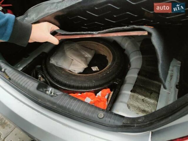 Серый Хендай Акцент, объемом двигателя 1.4 л и пробегом 104 тыс. км за 7600 $, фото 10 на Automoto.ua
