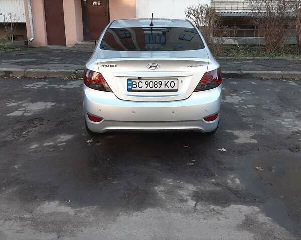 Сірий Хендай Акцент, об'ємом двигуна 1.4 л та пробігом 176 тис. км за 6300 $, фото 2 на Automoto.ua