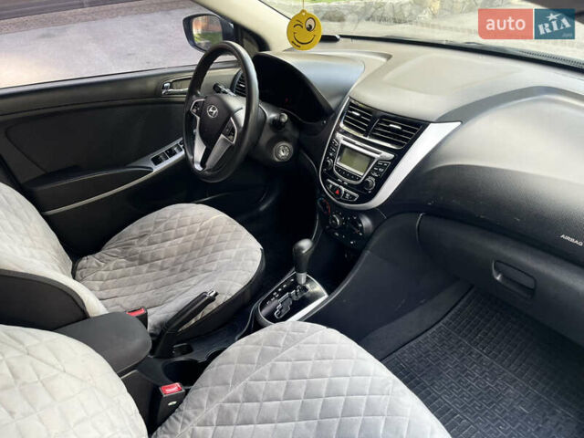 Сірий Хендай Акцент, об'ємом двигуна 1.59 л та пробігом 190 тис. км за 7900 $, фото 18 на Automoto.ua