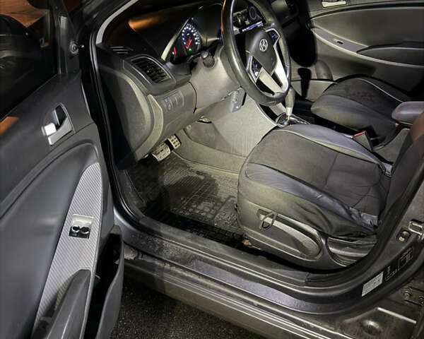 Сірий Хендай Акцент, об'ємом двигуна 1.4 л та пробігом 197 тис. км за 5500 $, фото 26 на Automoto.ua