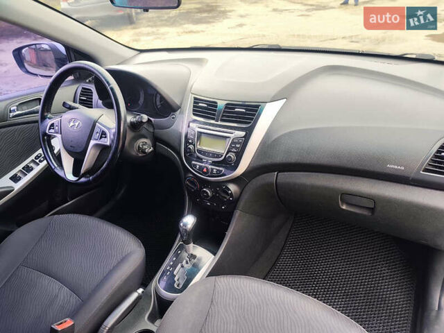 Серый Хендай Акцент, объемом двигателя 1.6 л и пробегом 267 тыс. км за 6500 $, фото 17 на Automoto.ua