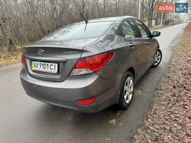 Серый Хендай Акцент, объемом двигателя 1.4 л и пробегом 125 тыс. км за 7500 $, фото 5 на Automoto.ua