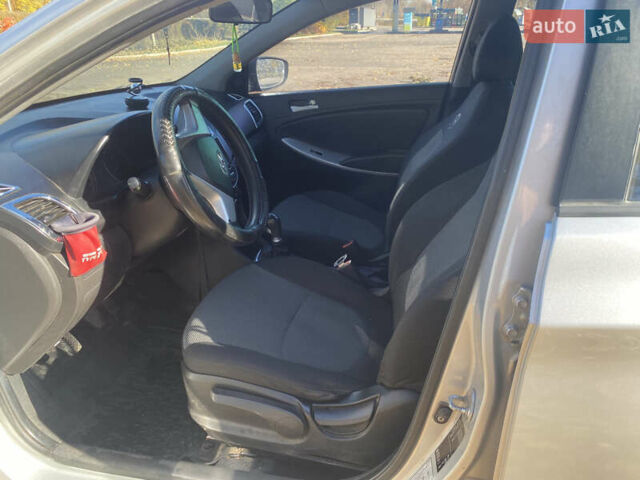 Хендай Акцент 2011 у Полтаві на Automoto.ua Сірий Хендай Акцент, об'ємом двигуна 1.4 л та пробігом 171 тис. км за 6499 $, фото 7 на Automoto.ua