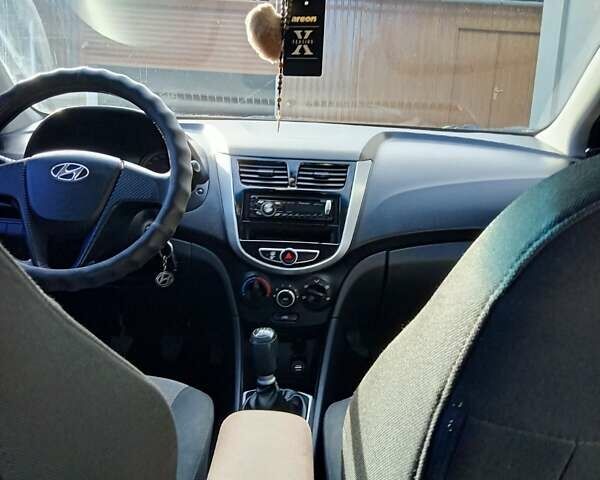 Сірий Хендай Акцент, об'ємом двигуна 1.4 л та пробігом 104 тис. км за 7500 $, фото 9 на Automoto.ua
