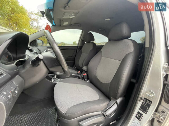 Хендай Акцент 2011 у Одесі на Automoto.ua Сірий Хендай Акцент, об'ємом двигуна 1.4 л та пробігом 184 тис. км за 7200 $, фото 36 на Automoto.ua