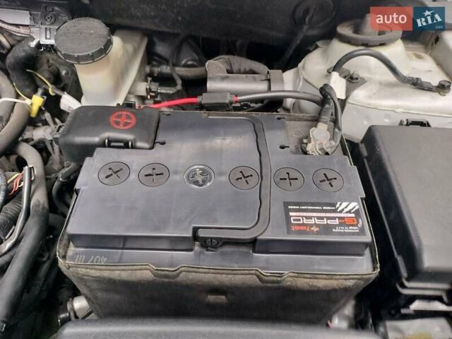 Серый Хендай Акцент, объемом двигателя 1.4 л и пробегом 175 тыс. км за 7500 $, фото 13 на Automoto.ua