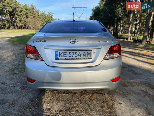 Сірий Хендай Акцент, об'ємом двигуна 1.4 л та пробігом 225 тис. км за 5650 $, фото 10 на Automoto.ua