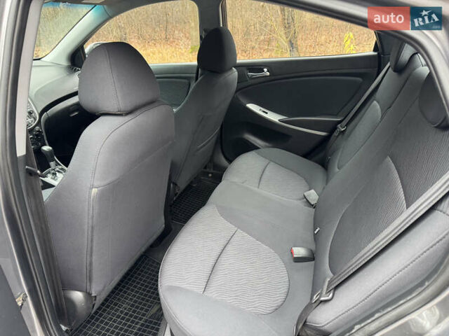 Серый Хендай Акцент, объемом двигателя 1.4 л и пробегом 125 тыс. км за 7500 $, фото 13 на Automoto.ua