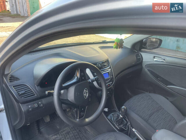 Сірий Хендай Акцент, об'ємом двигуна 1.59 л та пробігом 253 тис. км за 7500 $, фото 7 на Automoto.ua