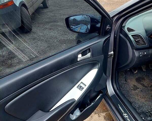 Серый Хендай Акцент, объемом двигателя 1.4 л и пробегом 165 тыс. км за 6500 $, фото 1 на Automoto.ua