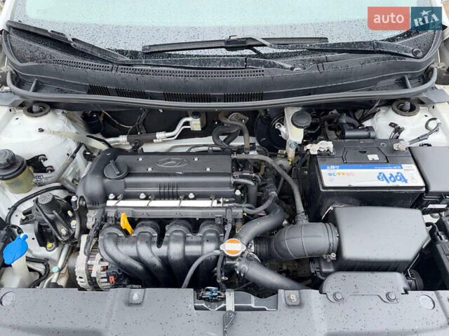 Серый Хендай Акцент, объемом двигателя 1.4 л и пробегом 38 тыс. км за 7700 $, фото 21 на Automoto.ua