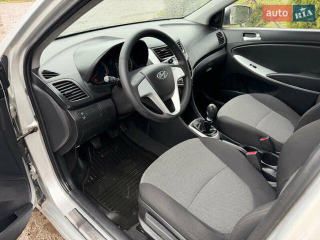 Серый Хендай Акцент, объемом двигателя 1.4 л и пробегом 38 тыс. км за 7700 $, фото 13 на Automoto.ua