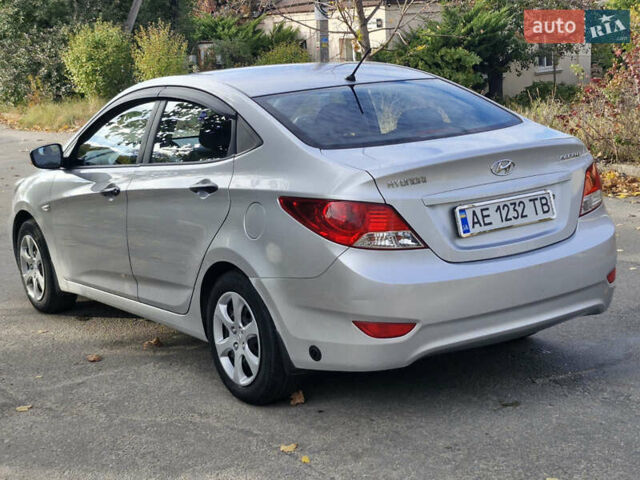 Хендай Акцент 2011 в Запорожье на Automoto.ua Серый Хендай Акцент, объемом двигателя 1.4 л и пробегом 175 тыс. км за 6800 $, фото 4 на Automoto.ua