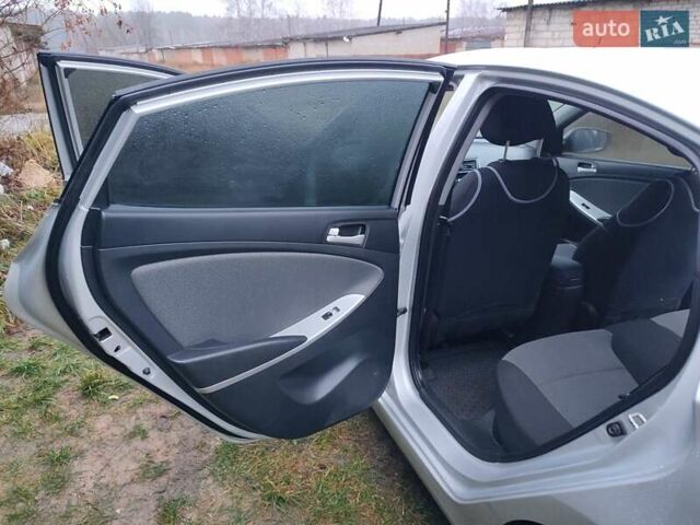 Серый Хендай Акцент, объемом двигателя 1.4 л и пробегом 177 тыс. км за 6100 $, фото 16 на Automoto.ua