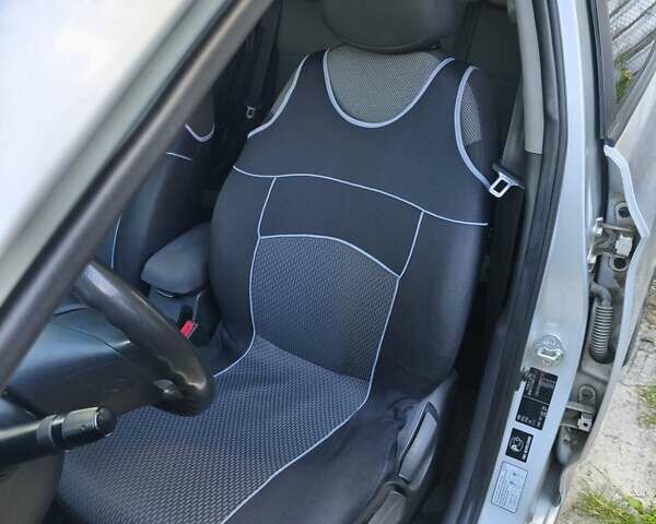 Серый Хендай Акцент, объемом двигателя 1.4 л и пробегом 175 тыс. км за 6800 $, фото 8 на Automoto.ua