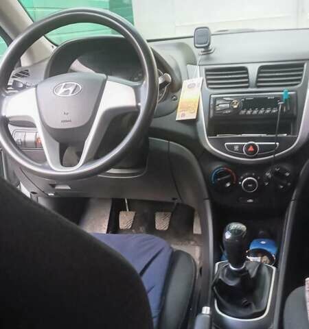 Серый Хендай Акцент, объемом двигателя 1.4 л и пробегом 190 тыс. км за 6300 $, фото 7 на Automoto.ua