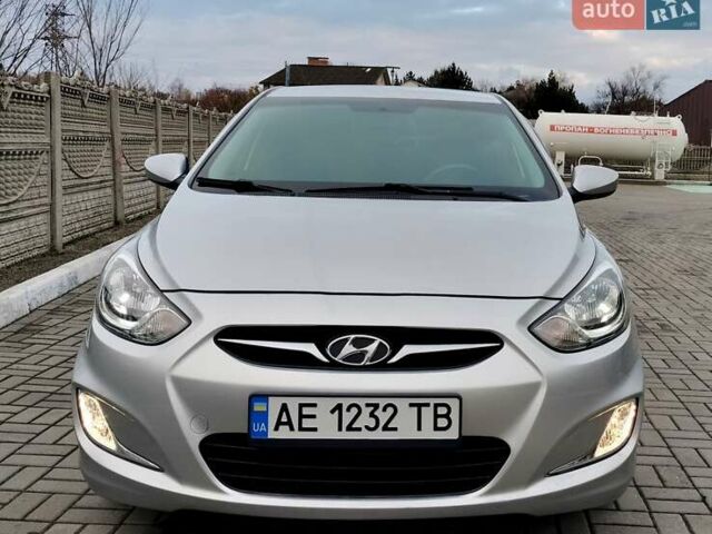 Серый Хендай Акцент, объемом двигателя 1.4 л и пробегом 175 тыс. км за 7500 $, фото 8 на Automoto.ua