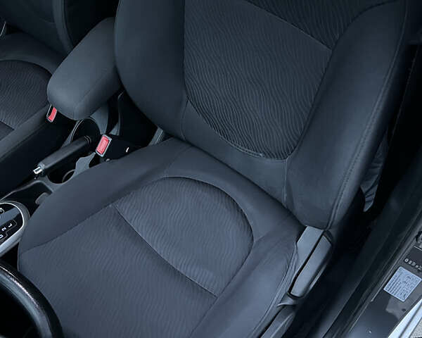 Серый Хендай Акцент, объемом двигателя 1.6 л и пробегом 194 тыс. км за 7900 $, фото 19 на Automoto.ua