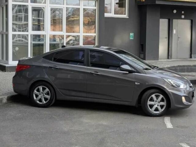 Серый Хендай Акцент, объемом двигателя 1.4 л и пробегом 233 тыс. км за 6480 $, фото 9 на Automoto.ua