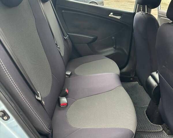 Серый Хендай Акцент, объемом двигателя 1.4 л и пробегом 140 тыс. км за 6800 $, фото 11 на Automoto.ua