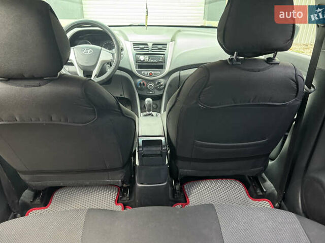 Серый Хендай Акцент, объемом двигателя 1.4 л и пробегом 253 тыс. км за 5200 $, фото 12 на Automoto.ua