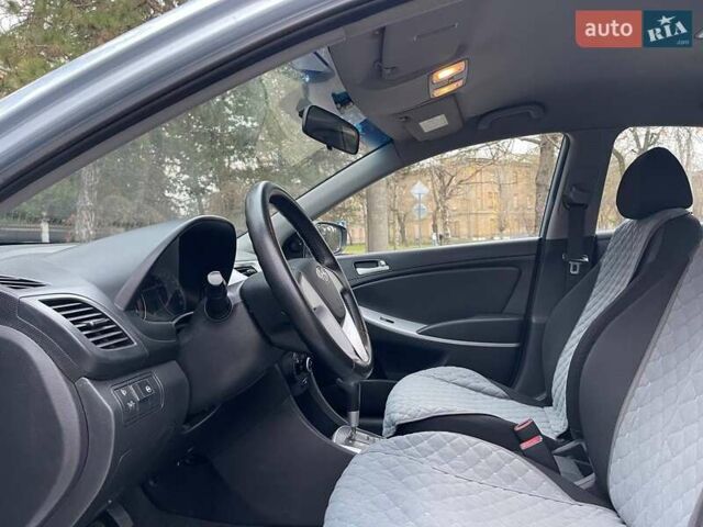 Сірий Хендай Акцент, об'ємом двигуна 1.4 л та пробігом 172 тис. км за 7299 $, фото 12 на Automoto.ua