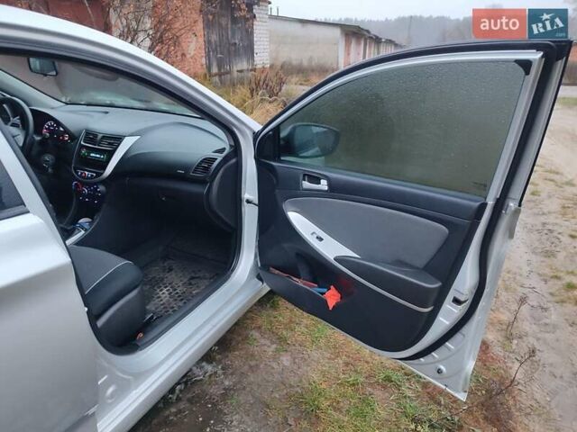 Серый Хендай Акцент, объемом двигателя 1.4 л и пробегом 177 тыс. км за 6100 $, фото 18 на Automoto.ua