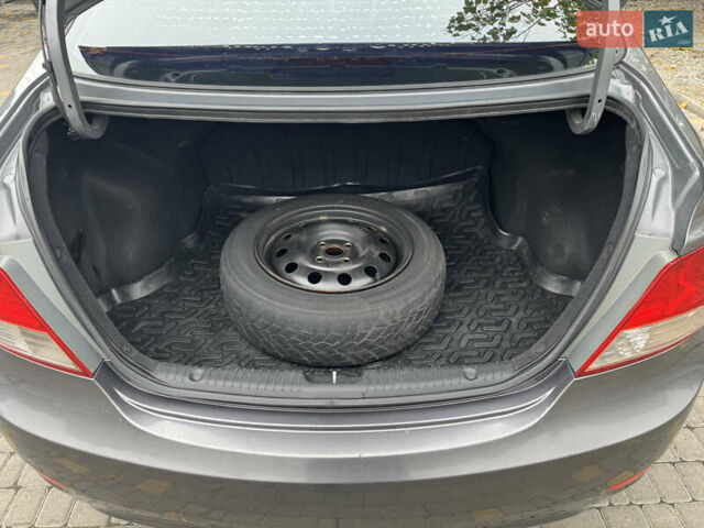 Серый Хендай Акцент, объемом двигателя 1.4 л и пробегом 253 тыс. км за 5200 $, фото 13 на Automoto.ua