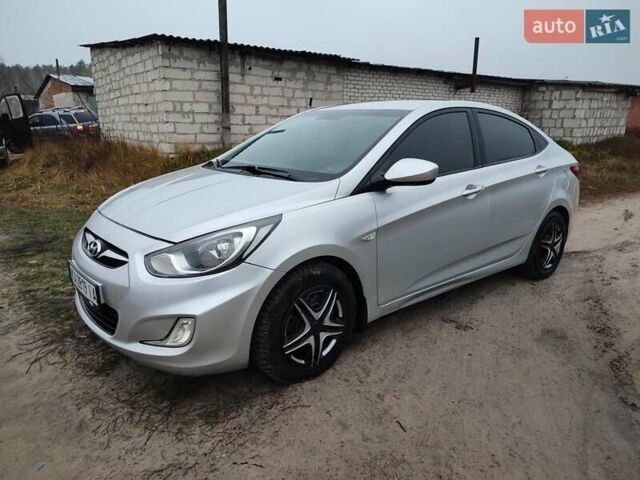 Серый Хендай Акцент, объемом двигателя 1.4 л и пробегом 177 тыс. км за 6100 $, фото 7 на Automoto.ua