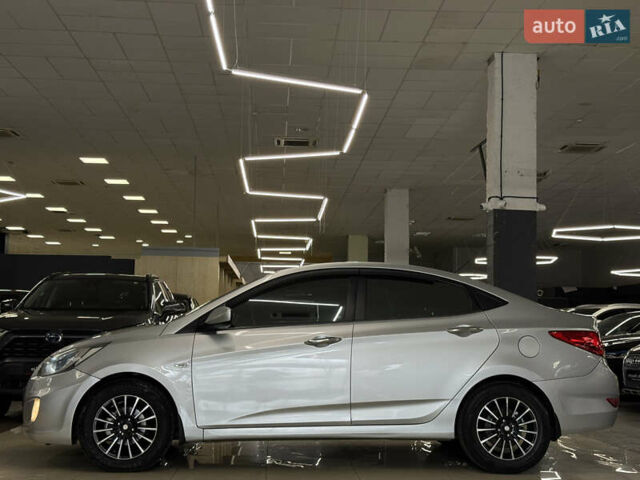 Хендай Акцент 2011 в Николаеве на Automoto.ua Серый Хендай Акцент, объемом двигателя 1.4 л и пробегом 204 тыс. км за 7599 $, фото 6 на Automoto.ua