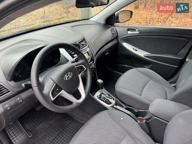 Серый Хендай Акцент, объемом двигателя 1.4 л и пробегом 125 тыс. км за 7500 $, фото 12 на Automoto.ua